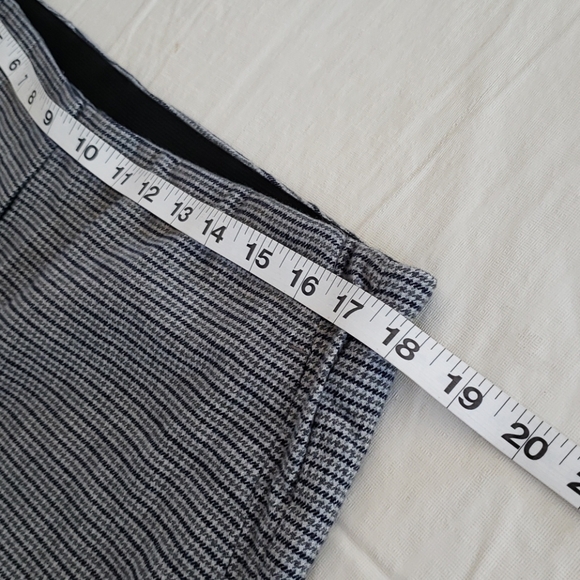 LOFT Pants In Check - 12 - Picture 12 of 14